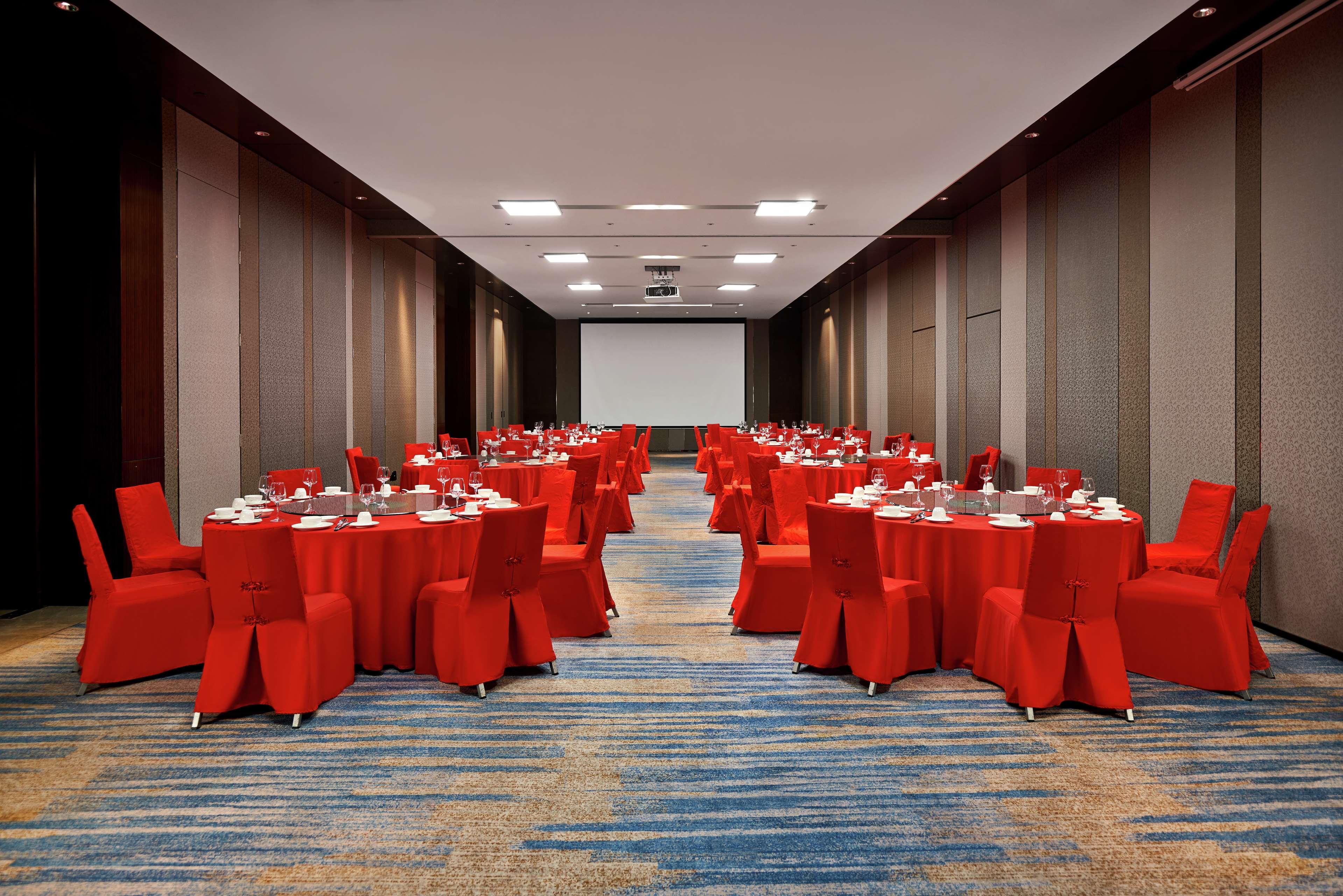 Hilton Garden Inn Shenzhen Bao'An Exterior photo