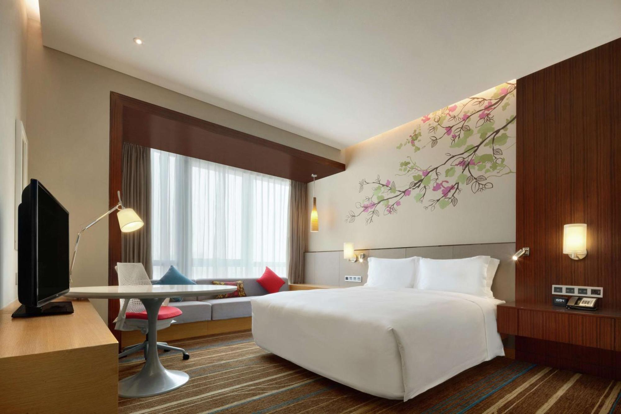 Hilton Garden Inn Shenzhen Bao'An Exterior photo