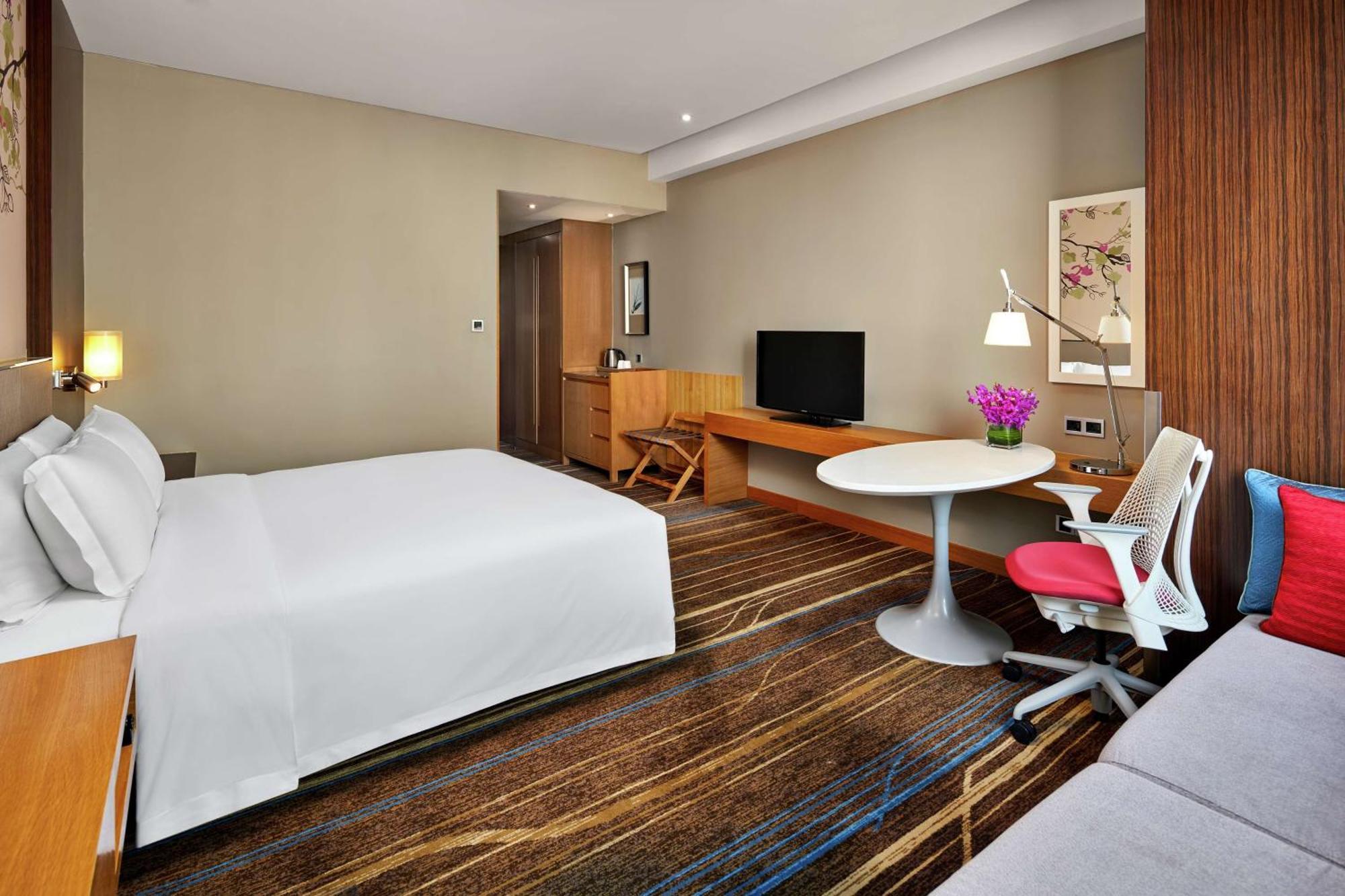 Hilton Garden Inn Shenzhen Bao'An Exterior photo