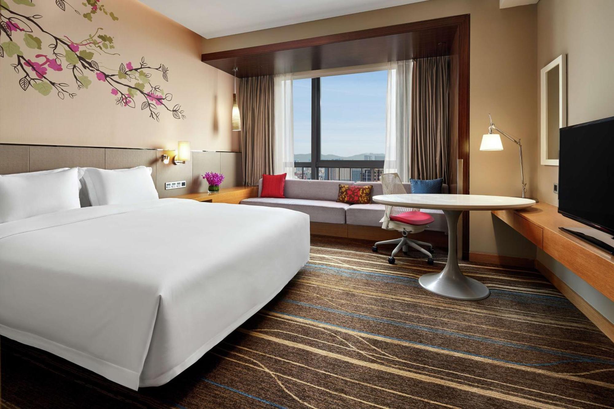Hilton Garden Inn Shenzhen Bao'An Exterior photo
